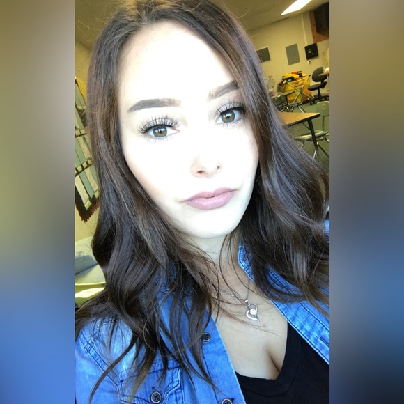 Meet your Posher, Vanessa - Picture 1 of 1